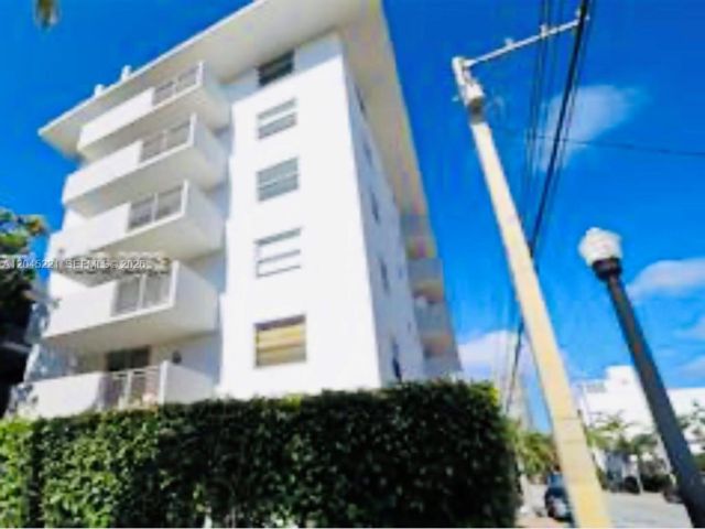  1 BR,  1.00 BTH &nbsp; style home in Carl Fisher