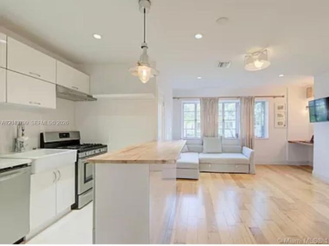  1 BR,  1.00 BTH &nbsp; style home in Carl Fisher