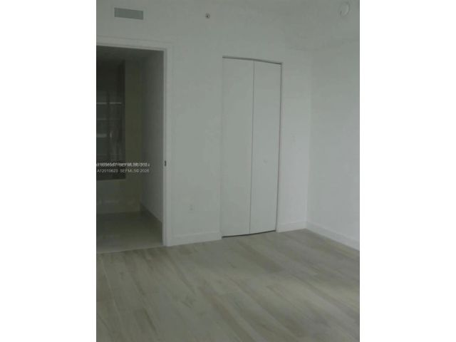 [PHOTO]