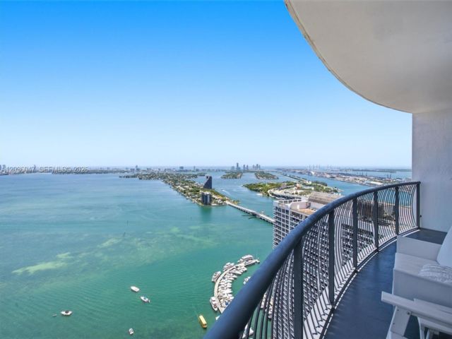 2 BR,  2.00 BTH &nbsp; style home in Miami