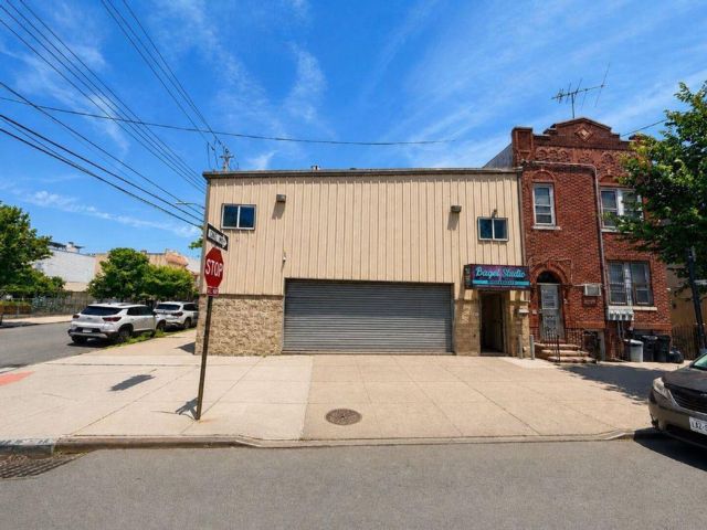 Studio,  0.00 BTH &nbsp;Warehouse style home in Bath Beach