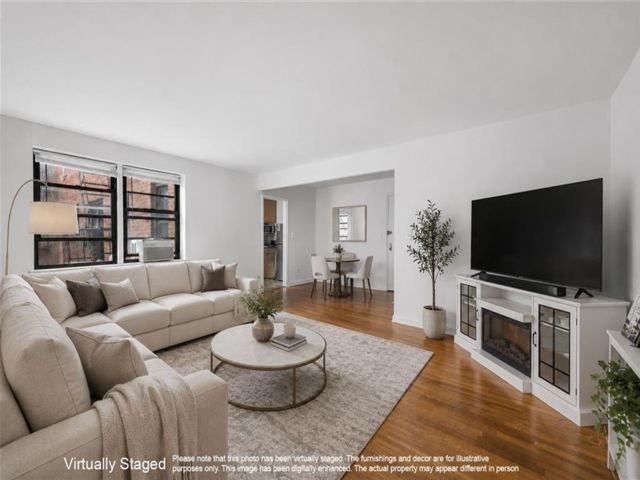  1 BR,  1.00 BTH &nbsp;Co-op style home in Bay Ridge