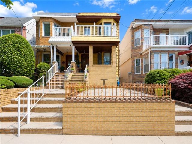  6 BR,  3.00 BTH &nbsp;Multi-family style home in Dyker Heights