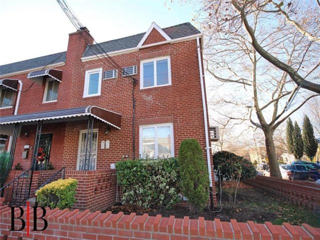  3 BR,  3.00 BTH &nbsp;Multi-family style home in Old Mill Basin