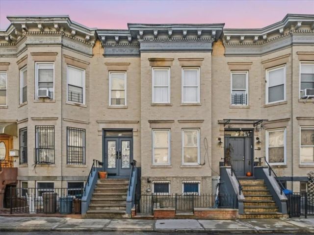  5 BR,  0.00 BTH &nbsp;Multi-family style home in Flatbush