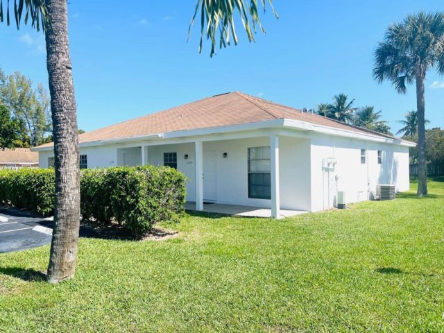  2 BR,  2.00 BTH &nbsp; style home in West Palm Beach