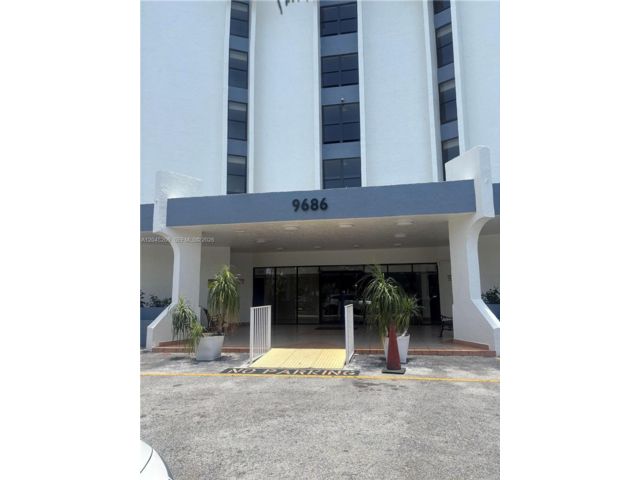  2 BR,  2.00 BTH &nbsp; style home in Miami