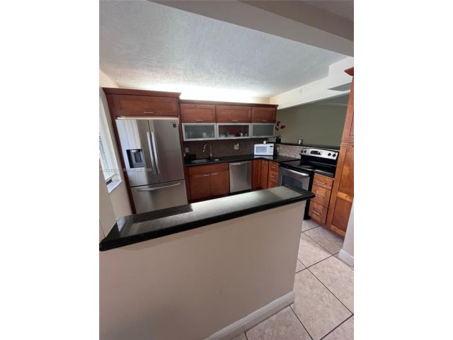  2 BR,  2.00 BTH &nbsp; style home in Weston