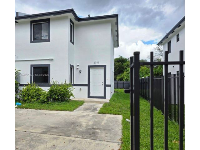  3 BR,  2.50 BTH &nbsp; style home in Miami