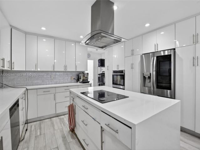 [Davie Real Estate, listing number 3344076]