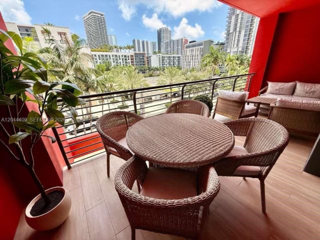 [Miami Real Estate, listing number 3344083]