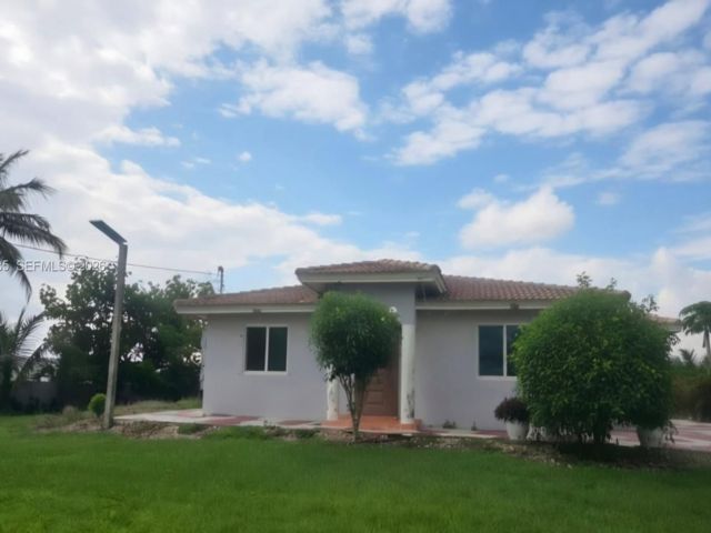  4 BR,  3.00 BTH &nbsp; style home in Miami