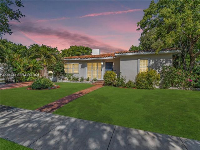  4 BR,  3.00 BTH &nbsp; style home in North Miami