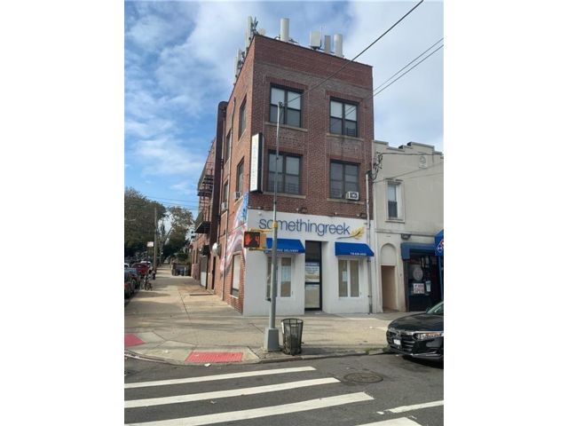 Studio,  0.00 BTH &nbsp;Mixed use style home in Bensonhurst