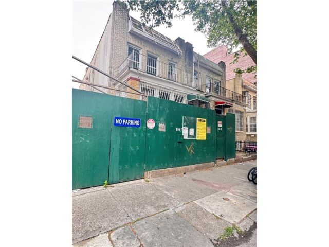 Studio,  0.00 BTH &nbsp;Multi-family style home in Sunset Park
