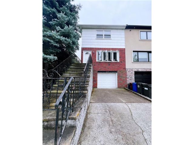  3 BR,  2.00 BTH &nbsp;Single family style home in Bulls Head
