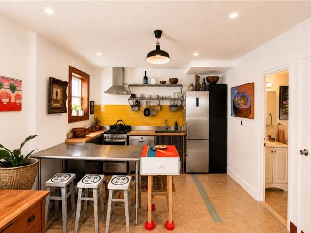  4 BR,  3.00 BTH &nbsp;Multi-family style home in Arverne