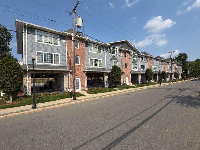  1 BR,  1.00 BTH &nbsp;Apartment style home in Keyport