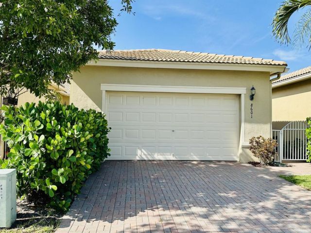  2 BR,  2.00 BTH &nbsp; style home in West Palm Beach