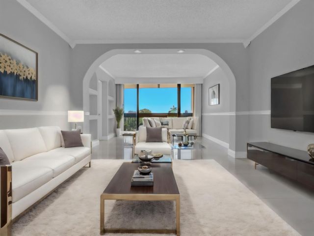  2 BR,  2.00 BTH &nbsp; style home in West Palm Beach