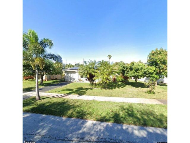  4 BR,  2.00 BTH &nbsp; style home in Hollywood