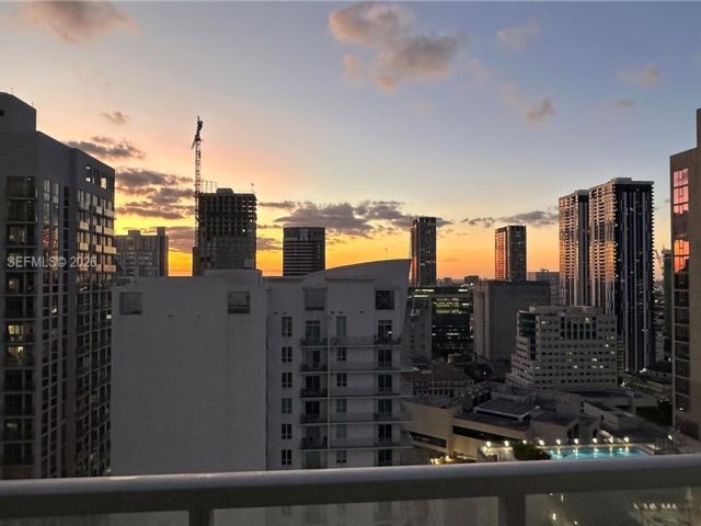 [PHOTO]