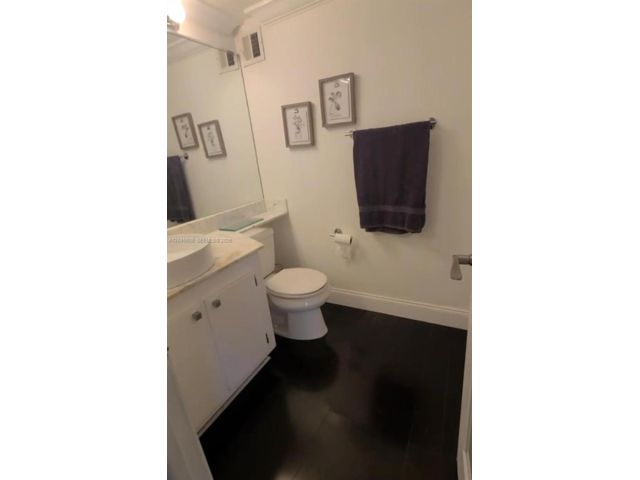 [PHOTO]