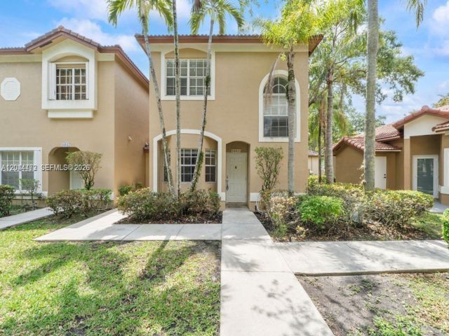  3 BR,  2.50 BTH &nbsp; style home in Weston