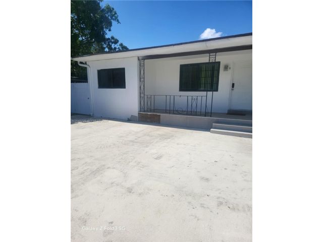  2 BR,  1.00 BTH &nbsp; style home in Miami