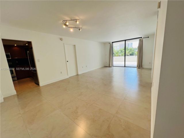  2 BR,  2.00 BTH &nbsp; style home in Miami