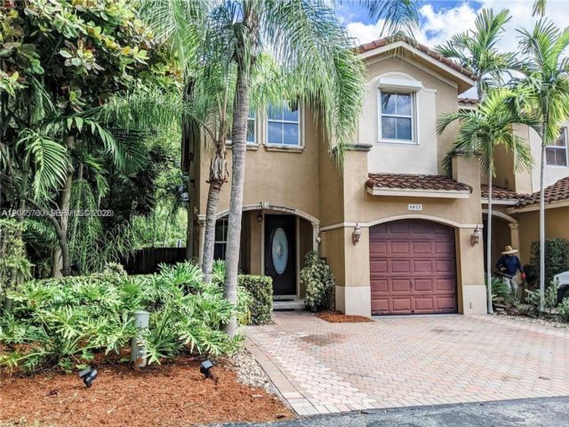  3 BR,  2.50 BTH &nbsp;Traditional style home in Miami