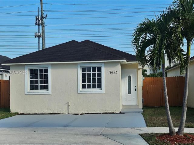  3 BR,  2.00 BTH &nbsp; style home in Miami