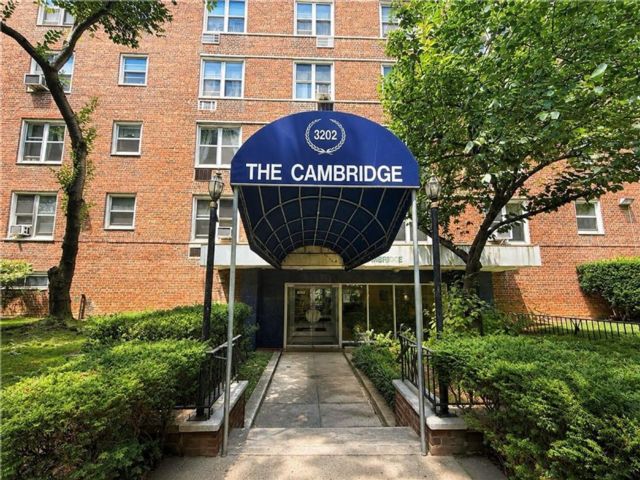 1 BR,  1.00 BTH &nbsp;Co-op style home in Madison