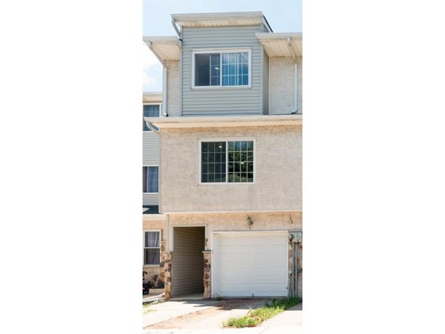  3 BR,  2.00 BTH &nbsp;Single family style home in Park Hill