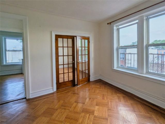  2 BR,  1.00 BTH &nbsp;Multi-family style home in Bensonhurst