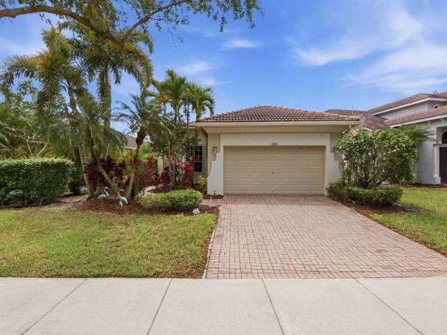  4 BR,  3.00 BTH &nbsp; style home in Parkland