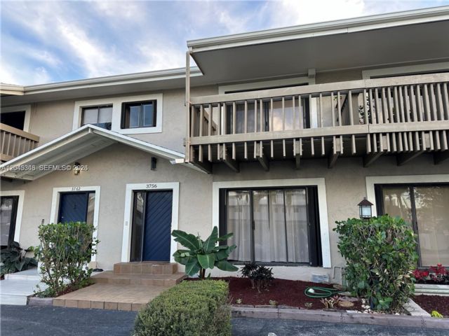  3 BR,  2.00 BTH &nbsp; style home in Aventura