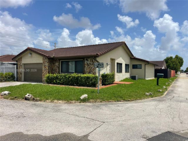  4 BR,  2.00 BTH &nbsp;Other style home in Miami
