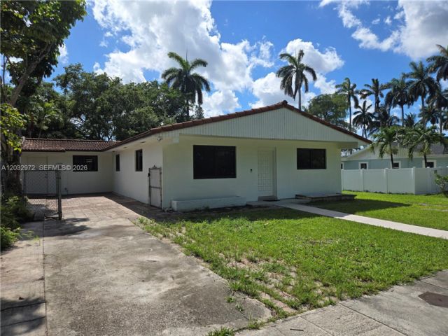  3 BR,  2.00 BTH &nbsp;Other style home in Biscayne Park