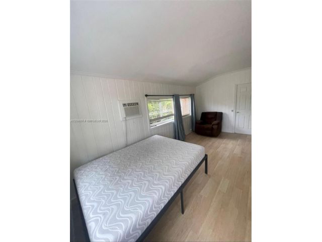  1 BR,  1.00 BTH &nbsp; style home in Biscayne Park
