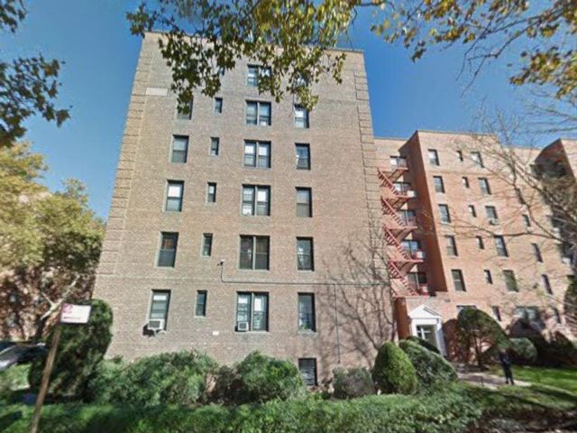  2 BR,  1.00 BTH &nbsp;Co-op style home in Sheepshead Bay