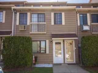  4 BR,  2.00 BTH &nbsp;Condominium style home in New Springville