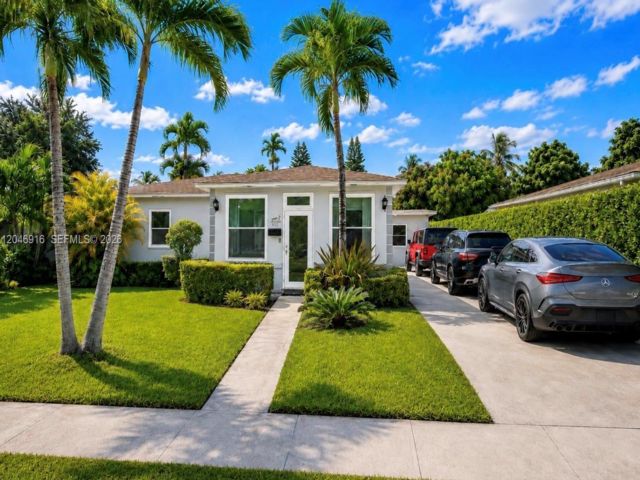  2 BR,  1.00 BTH &nbsp; style home in El Portal
