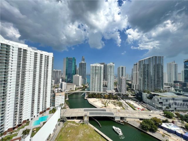  2 BR,  2.50 BTH &nbsp; style home in Miami