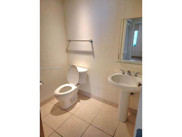 [PHOTO]