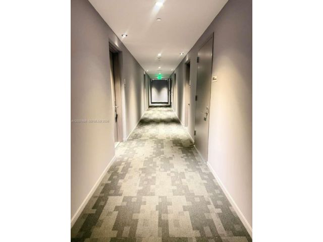[PHOTO]