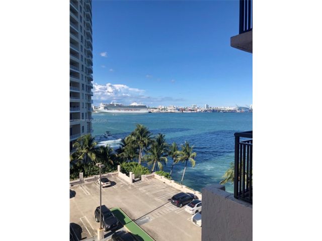  1 BR,  1.50 BTH &nbsp; style home in Miami