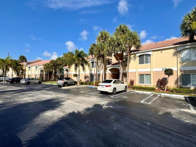  2 BR,  2.00 BTH &nbsp; style home in Boynton Beach