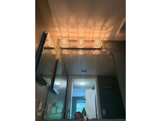 [PHOTO]