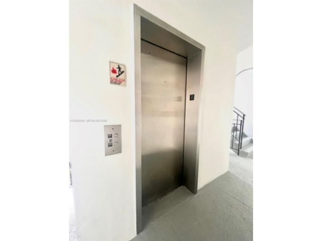 [PHOTO]